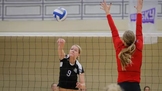 Wildcat volleyball comes up short against Aggies