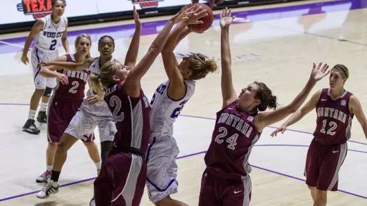 Women's basketball wins second in a row