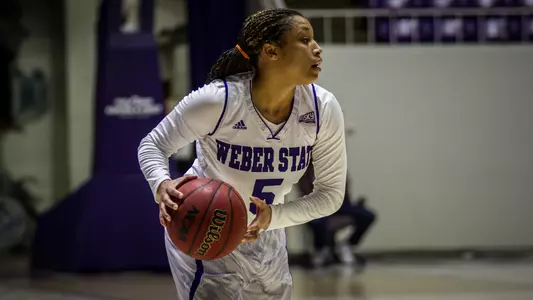 UND comes from behind, defeats WSU 57-54