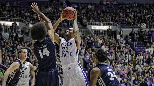 Wildcats fall 73-70 to Utah State in season opener