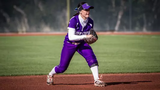 Wildcats earn second-day split in New Mexico