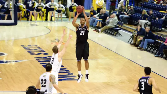 'Cats hold on for 74-71 road win at Montana State