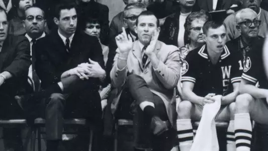 Dick Motta receives NBA Lifetime Achievement Award