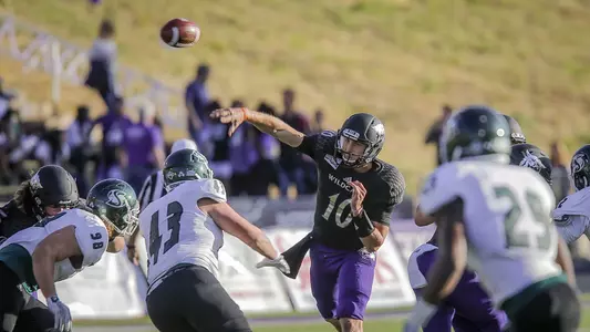 Wildcats celebrate Homecoming with 32-14 win