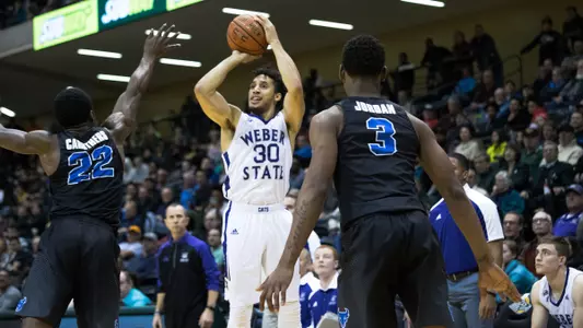 'Cats drop 74-72 game to Buffalo in Alaska