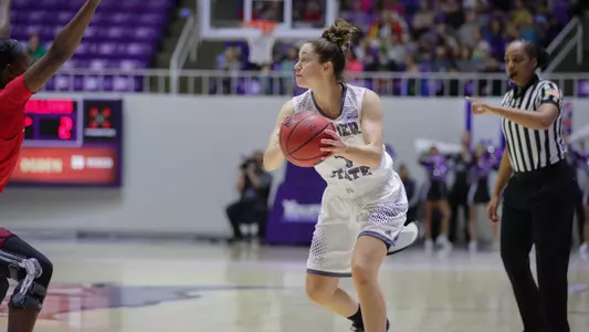 Wildcats fall 60-57 to Fresno State on kids day