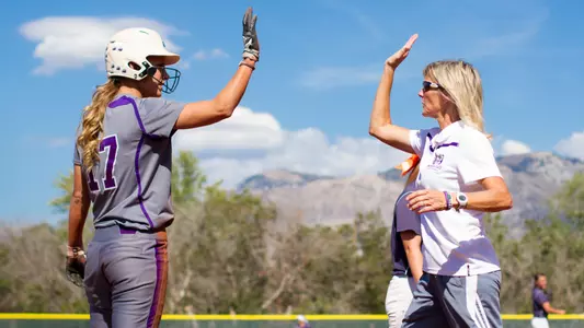 Wildcats sweep opening day at Titan Classic