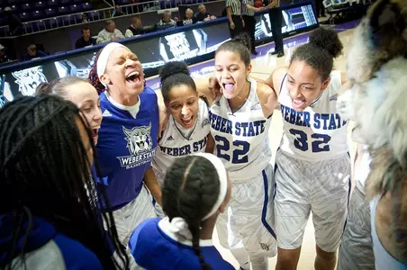 'Cats beat UND 76-74; advances to WBI final four