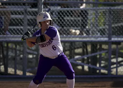 Wildcats fall to Irish, tie 49ers on Opening Day