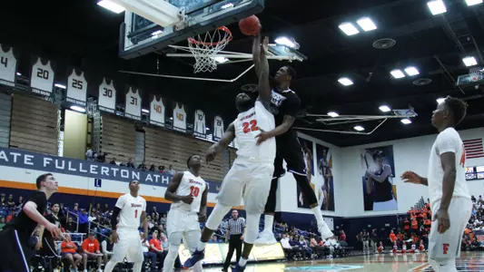 Wildcats beat Titans 80-76 in first round of CIT
