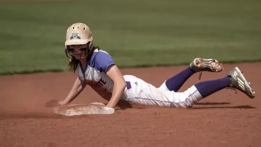 Hot bats lead Wildcat softball past Vikings