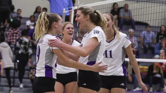 Volleyball team action vs. SUU