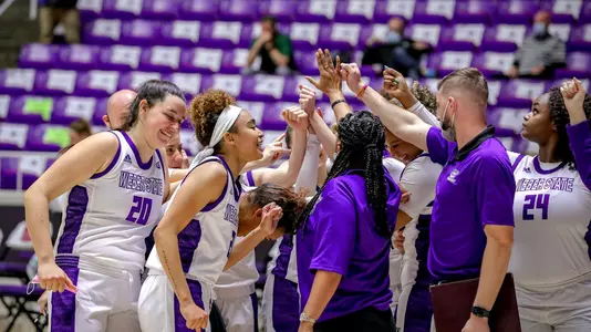 WBB team huddle 2021
