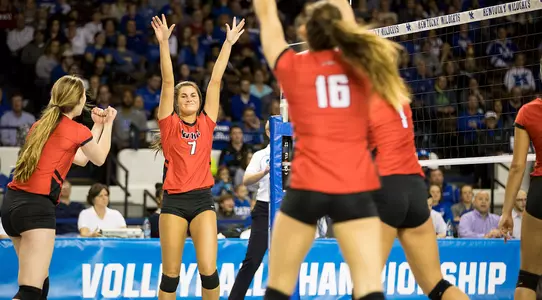 Alyssa Cavanaugh team celebration