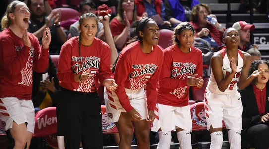 WBB Team Bench 2017-18