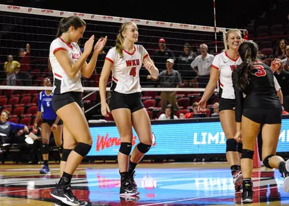 Jessica Lucas, Alyssa Cavanaugh, Rachel Anderson team