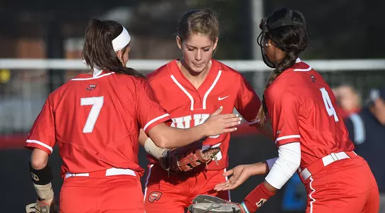 WKU Softball Team 2019 huddle