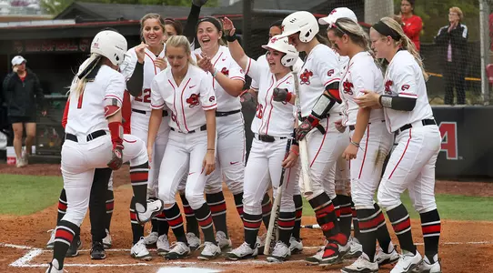 Jordan Thomas home run celebration team