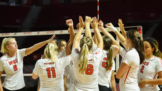 WKU Volleyball 2019 team huddle
