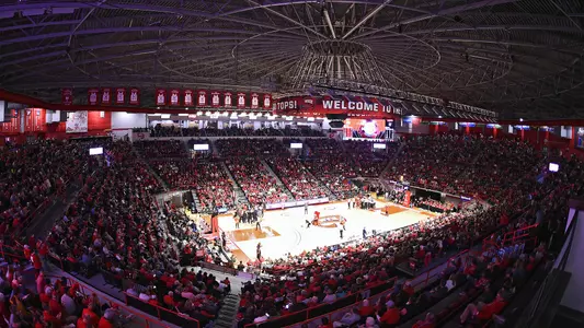 Diddle Arena - Arkansas Crowd