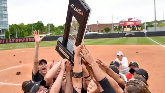 Softball 2021 celebration