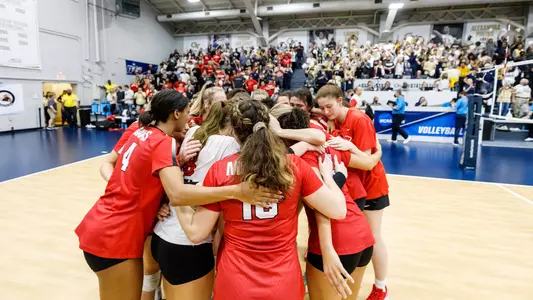 WKU Volleyball team huddle