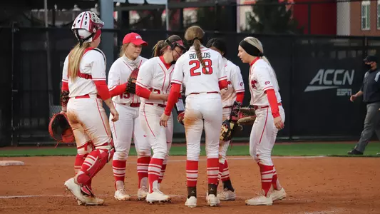 WKU team huddle at Louisville