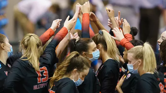 WKU Volleyball team huddle