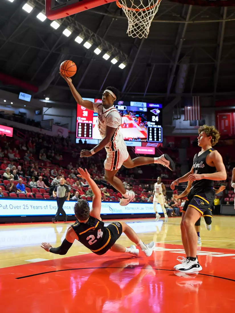 Forward Jairus Hamilton (3) of the WKU Hilltoppers at E.A. Diddle Arena on November 2, 2022 in Bowling Green, KY. Photo by Steve Roberts/WKU Athletics