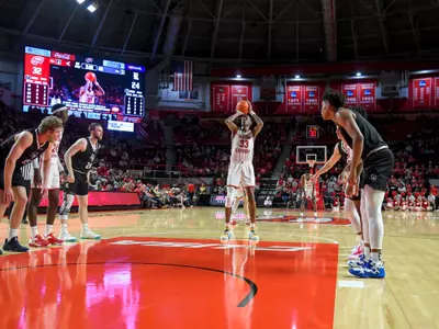 Center Jamarion Sharp (33) of the WKU Hilltoppers take on the Rice Owls at E.A. Diddle Arena on December 29, 2022 in Bowling Green, KY. (Photo by Steve Roberts/WKU Athletics)