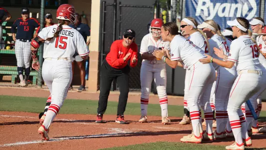 Taylor Sanders home run team celebration