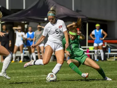 Defender Kenlee Newcom (5) of the WKU Hilltoppers at WKU Soccer Complex on September 25, 2022 in Bowling Green, KY. Photo by Steve Roberts/WKU Athletics