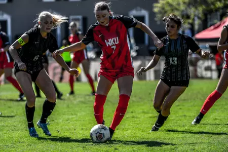 Forward Anna Isger (7) of the WKU Hilltoppers at WKU Soccer Complex on October 1, 2023 in Bowling Green, KY. Photo by Steve Roberts/WKU Athletics