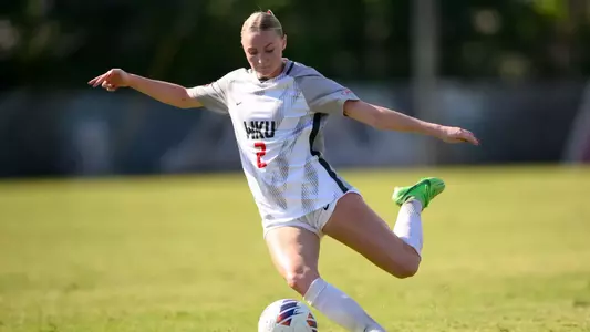 Defender Aspen Seaich (2) | Photo by Steve Roberts