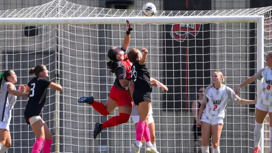 Goalkeeper Maddie Davis (1) | Photo by Steve Roberts