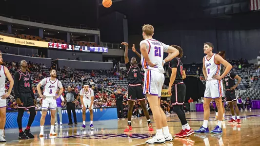 MBB vs. Evansville; Babacar Faye