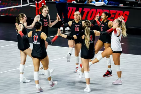 Outside hitter Alivia Skidmore (17), Defensive specialist Kaira Knox (5),Middle hitter Izzy Van De Wiele, Defensive specialist Abby Schaefer (15), Outside hitter Faith Young (22), Setter Callie Bauer (14), Defensive specialist Tayler Baron (2) | Photo by Savannah Philpot