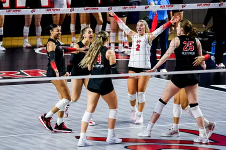 Defensive specialist Tayler Baron (2), Defensive specialist Kaira Knox (5), Defensive specialist Abby Schaefer (15), Setter Callie Bauer (14), Middle hitter Izzy Van De Wiele | Photo by Savannah Philpot