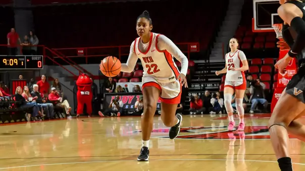 Forward Jennifer Sila (22) | Photo by: Steve Roberts