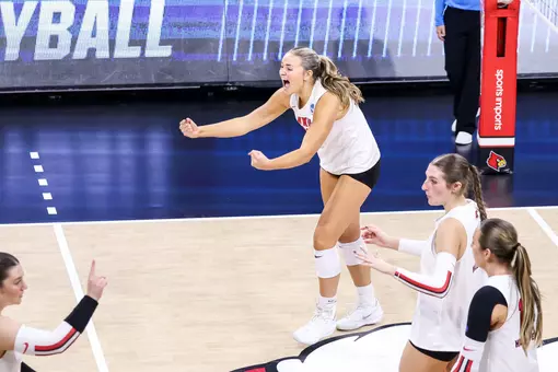 Outside hitter Kendal Meller (13) | Photo by Savannah Philpot