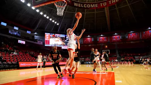 Guard Josie Gilvin (33)  | Photo by: Steve Roberts