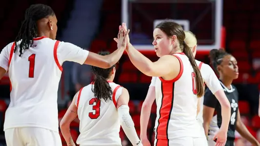 Guard Mackenzie Chatfield (0), Guard Destiny Salary (1) | Photo by Savannah Philpot