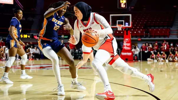 Guard Salma Khedr (34) | Photo by Savannah Philpot