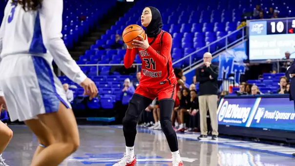 Guard Salma Khedr (34) | Photo by Savannah Philpot