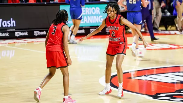 Forward Torri James (2), Guard Tia Shelling (3) | Photo by Savannah Philpot