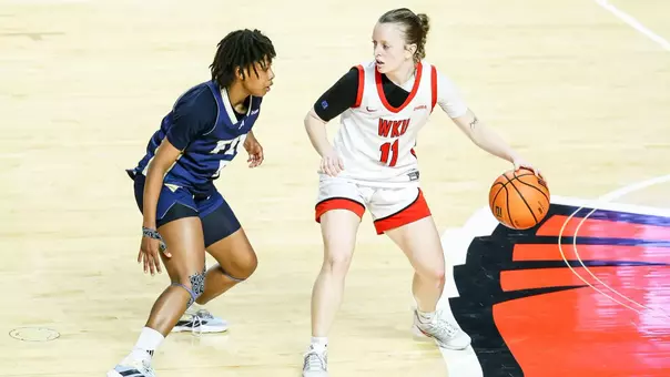 Guard Trinity Rowe (11) | Photo by Savannah Philpot