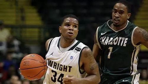 Men Drop 70-66 Decision to Charlotte