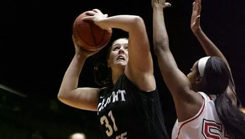 Women Pull Away to Defeat Southeast Missouri