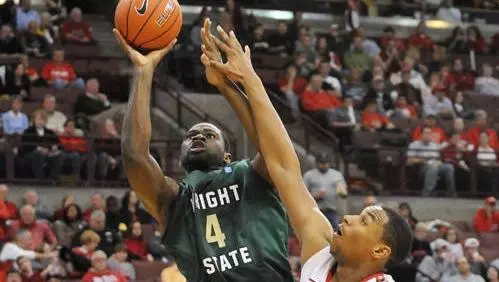 Men Win Fourth in a Row, Defeat UIC in Overtime