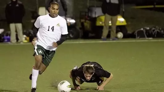Men's Soccer Falls at Loyola